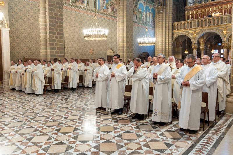 2024_03_28_olajszentelesi szentmise_37.jpg